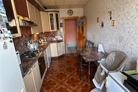 4-к. квартира, 80 м², 4/5 эт.